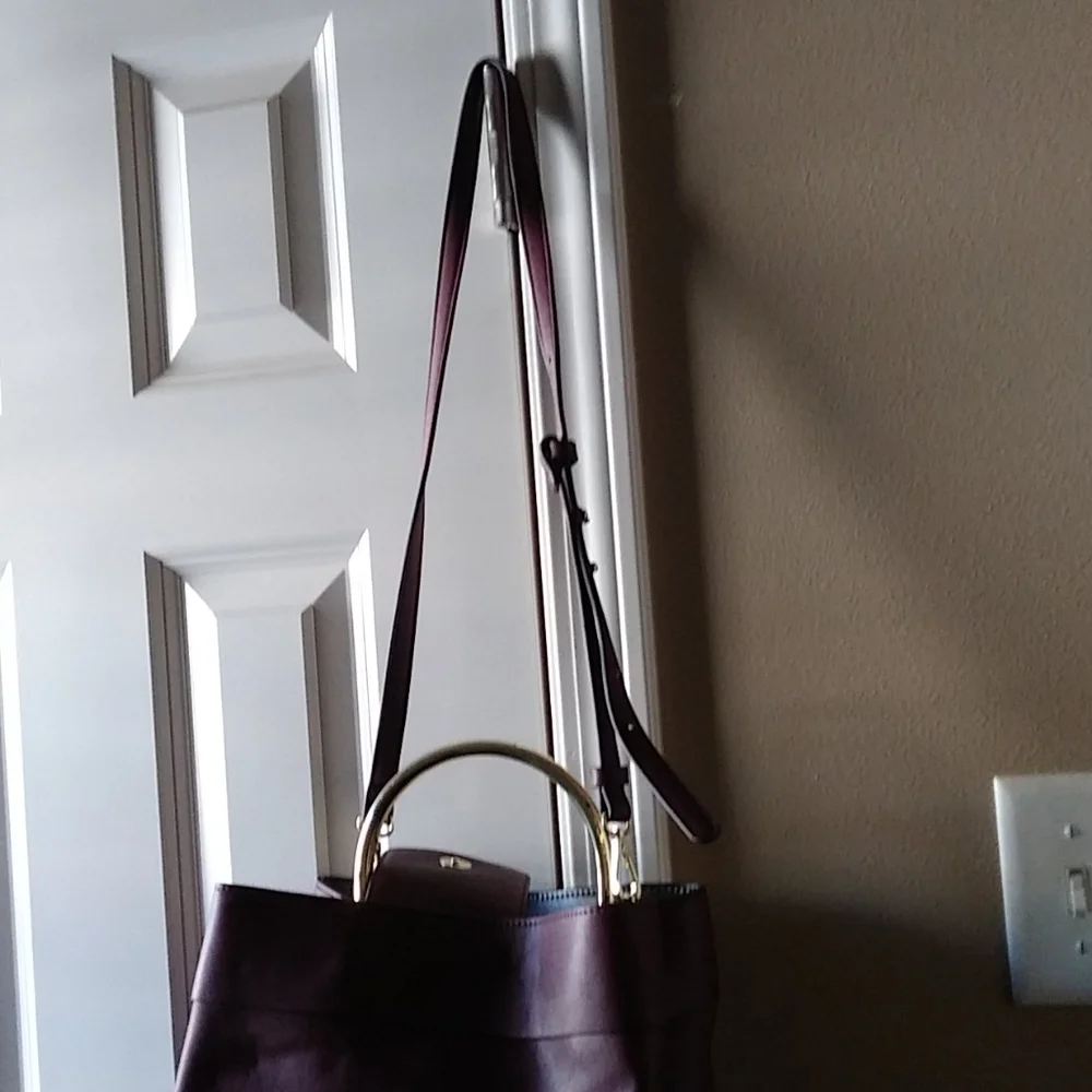 Handbag - Picture 3 of 4